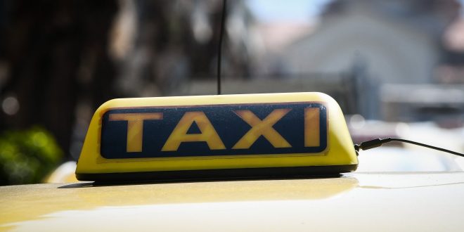 taxi-drivers-on-work-stoppage-and-24h-strike-to-oppose-tax-bill