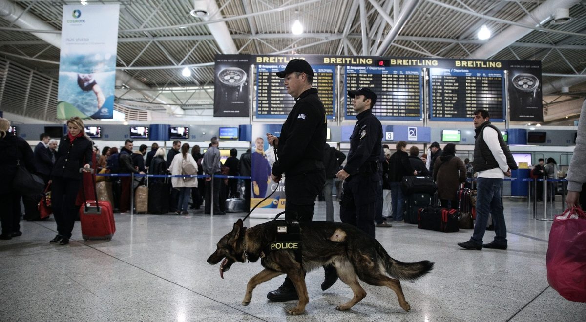 weapon-in-parcel-destined-to-usa-detected-at-athens-airport