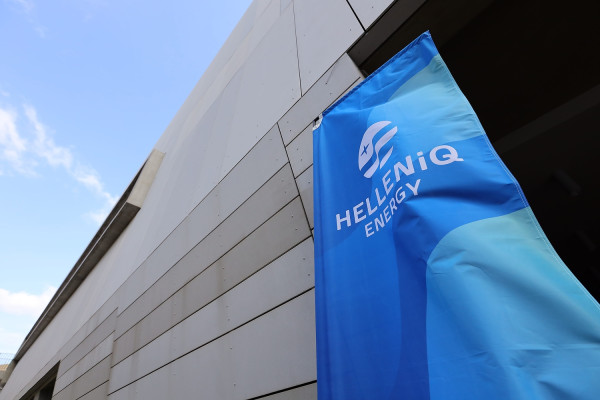 Helleniq Energy: Μειωμένα ποσοστά ΡΟΙΗ και ΤΑΙΠΕΔ μετά το placement